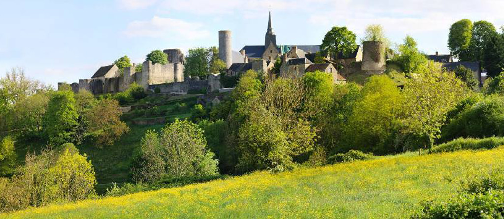 Le village vu de la vallée